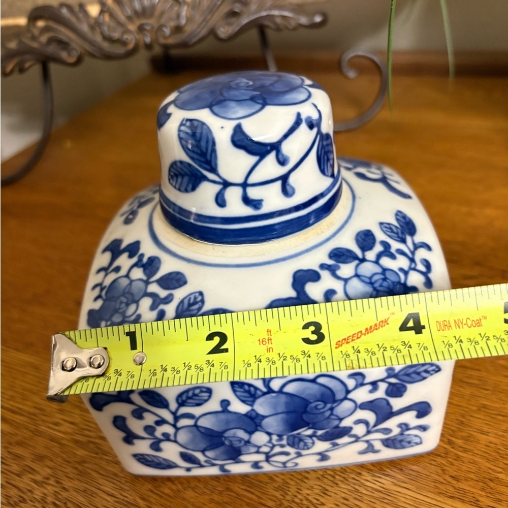Blue & White Floral Ginger Jar/ Tea Jar - Picture 6 of 7
